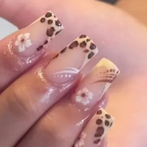 Cute Press-on Nails